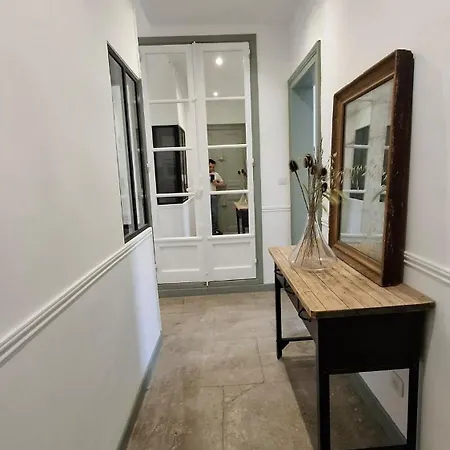 Centre Apartment *