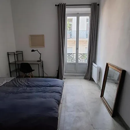 Centre Apartment *